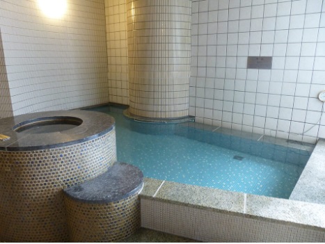 パラクーアの女性用の水風呂