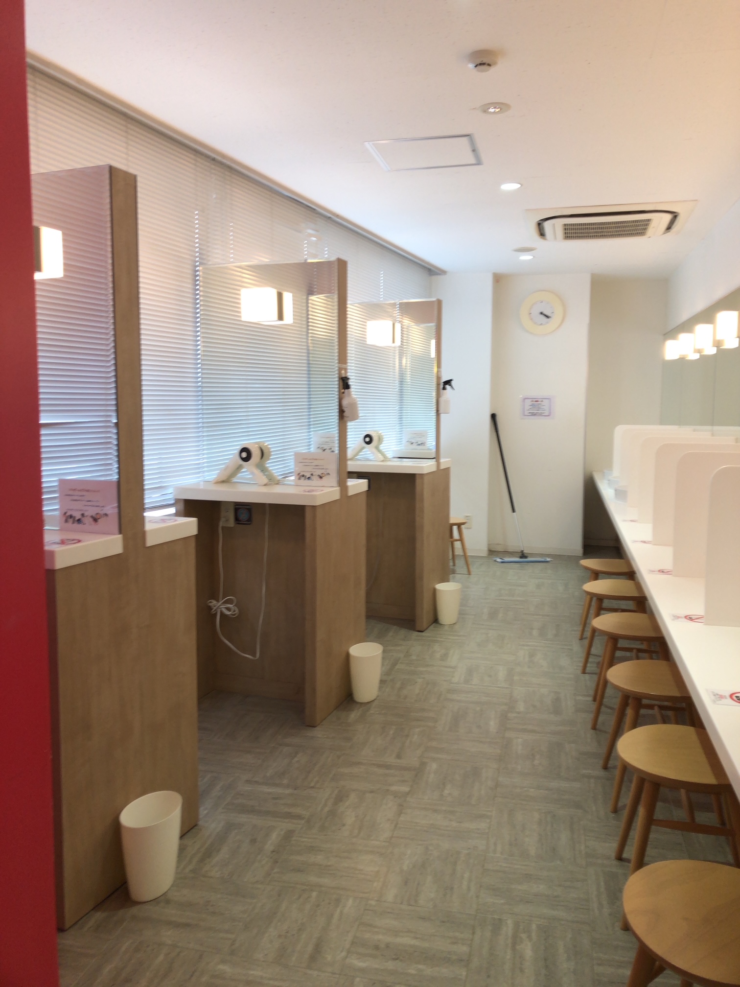 カルド渋谷店のロッカールームの洗面台